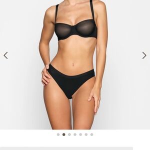 Skims UNLINED BALCONETTE BRA